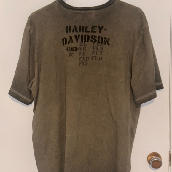 Harley-Davidson Gray Short Sleeve Tee with Vintage Skull Design - Picture 2 of 3